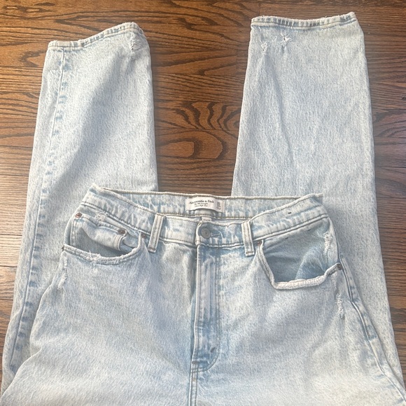 Abercrombie & Fitch Acid wash curve love - Picture 3 of 3